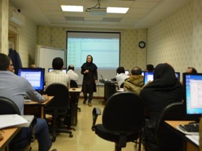 کارگاه آموزشی «نحوه‌ی استفاده‌ از فایل خام داده‌های طرح آمارگیری هزینه و درامد مرکز آمار ایران» برگزار شد.