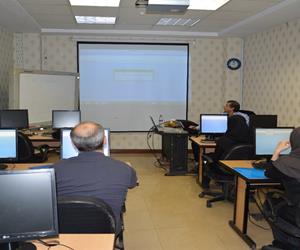 کارگاه آموزشی «آشنایی با نرم‌افزار Eviews در تحلیل سری‌های زمانی و داده‌های پانلی» برگزار شد
