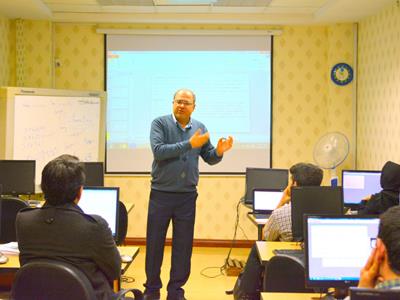 کارگاه آموزشی برنامه‌نویسی با نرم‌افزارR در پژوهشکده‌ی آمار برگزار گردید.